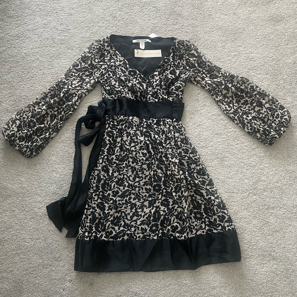 DIANE von FURSTENBERG wrap dress